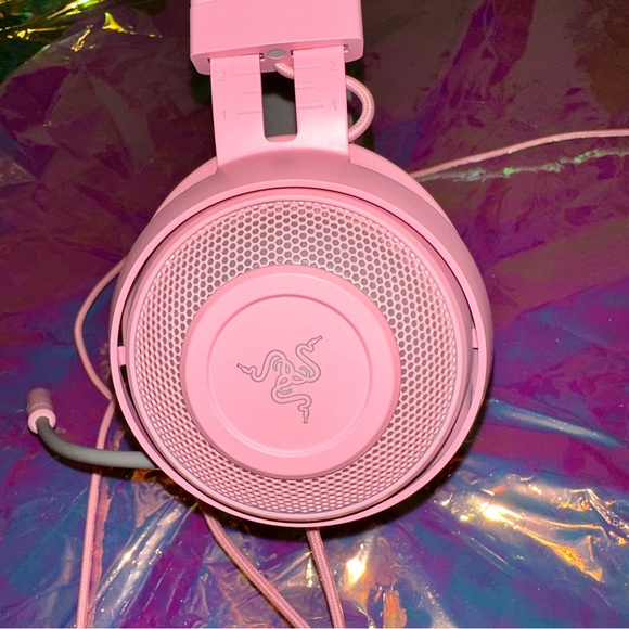 Razer Kraken Kitty RGB USB Gaming Headset Quartz Pink - Picture 10 of 13